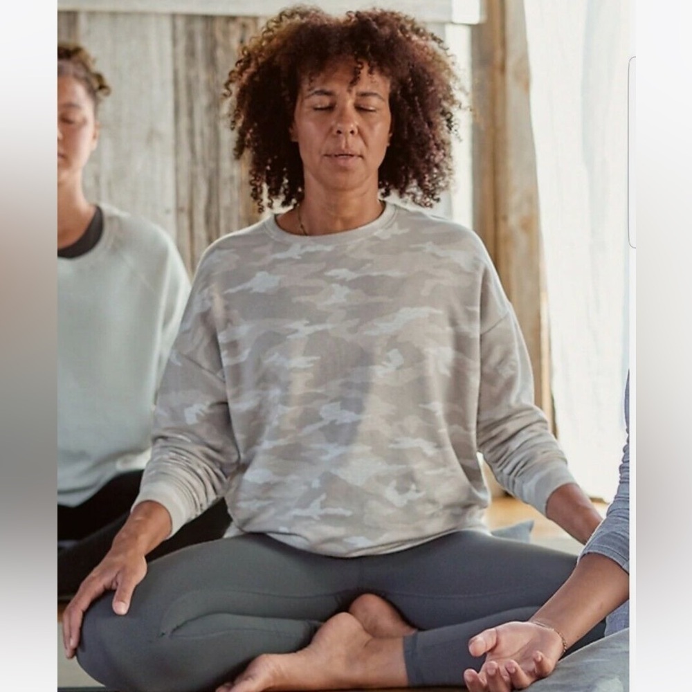 ATHLETA Studio To Street Printed Sweatshirt SM Camo Lux Oatmeal Heather - Picture 12 of 13